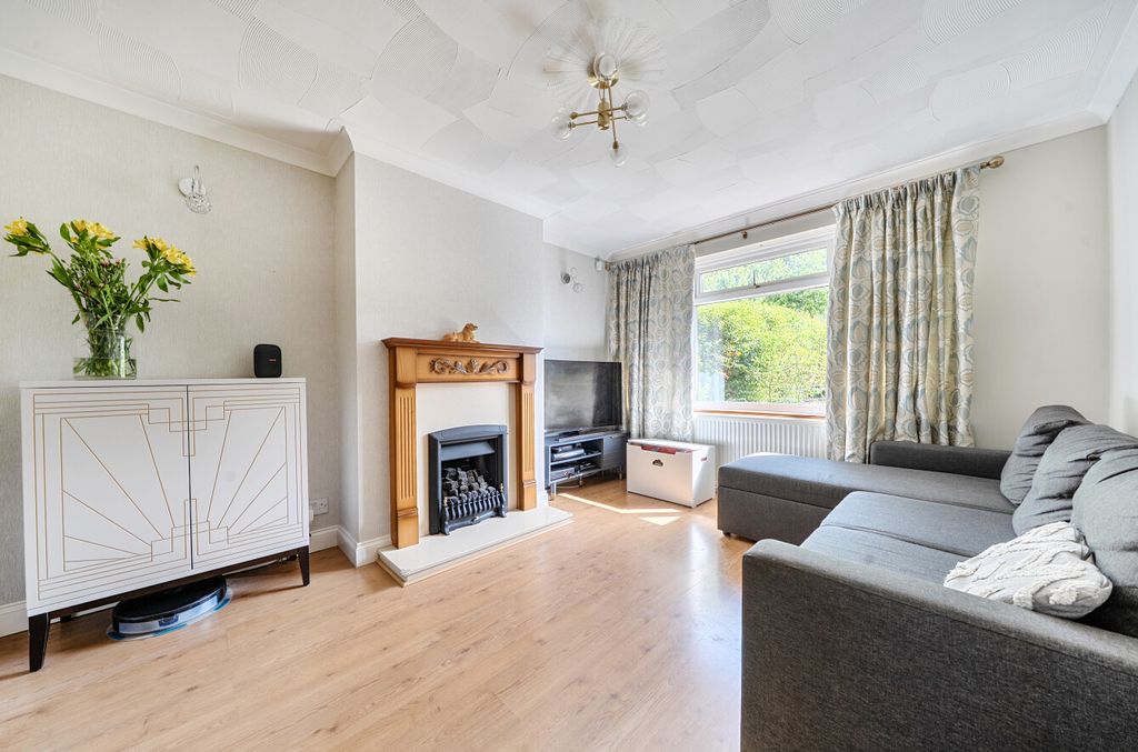 Property photo 2 of 18 1467060-11-6A1616...