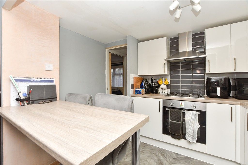 Property photo 3 of 8 Kitchen