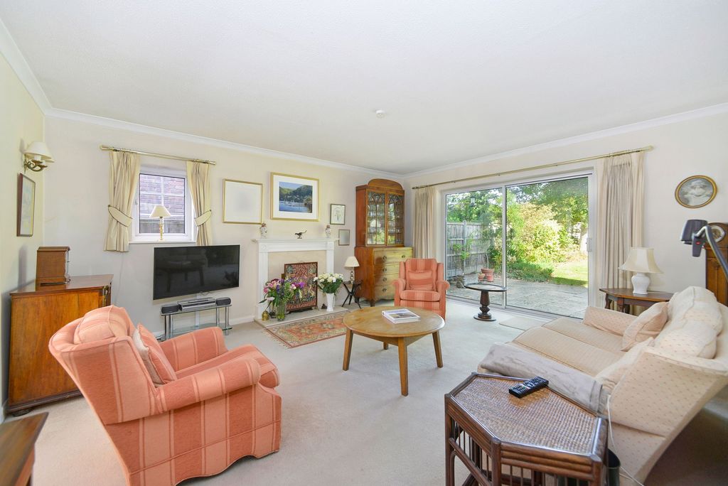 Property photo 2 of 19