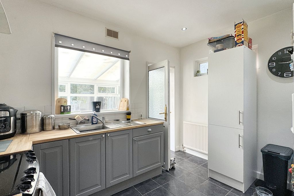 Property photo 3 of 13 Img_4346
