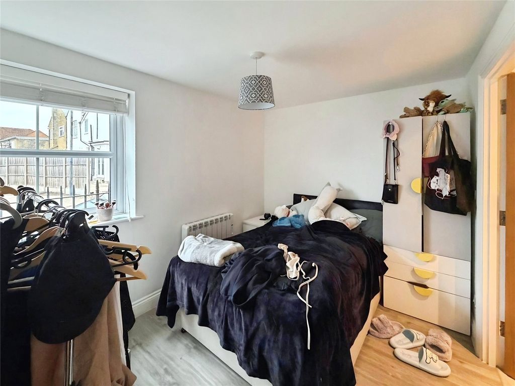 Property photo 3 of 6 Bedroom