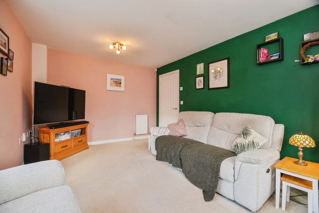 Property photo 3 of 21 Pbox-Img.Jpg