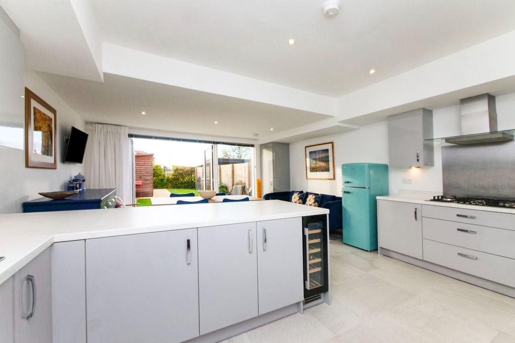 Property photo 3 of 33 Pnmb0098.Jpg