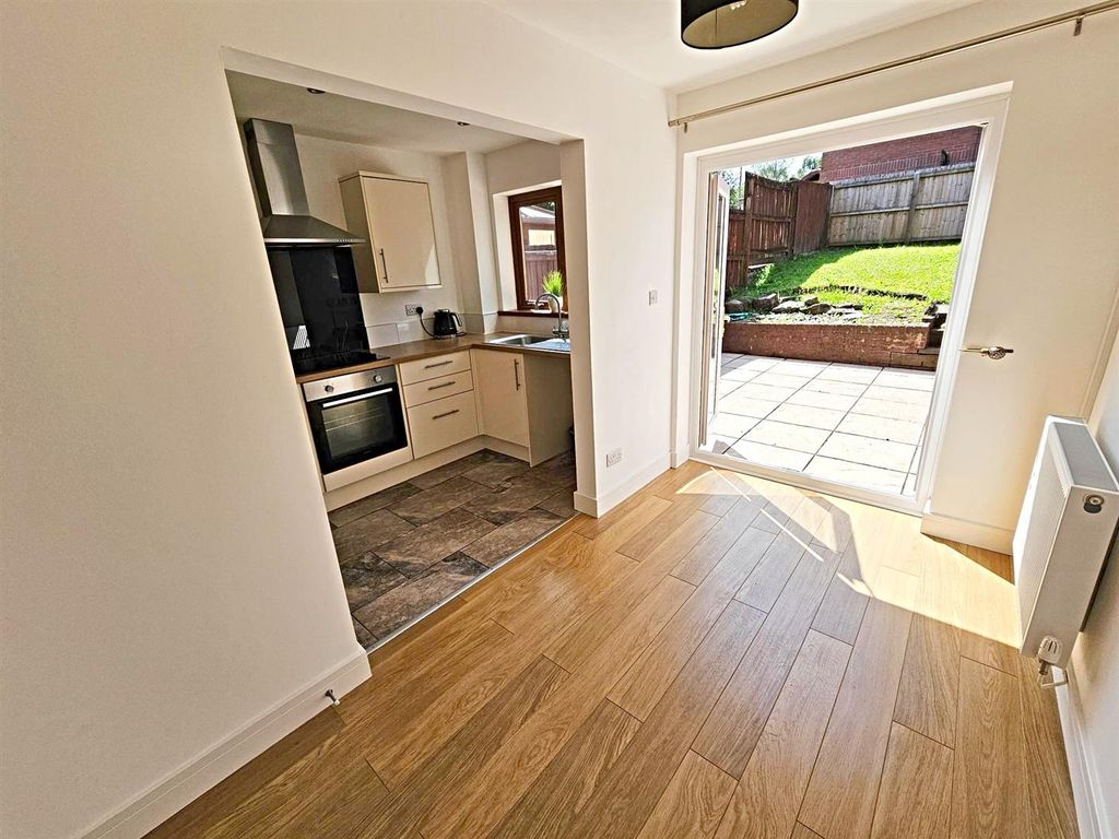 Property photo 3 of 18 Dining Room