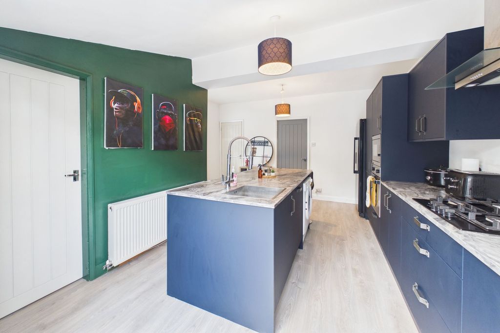 Property photo 3 of 13 Kitchen