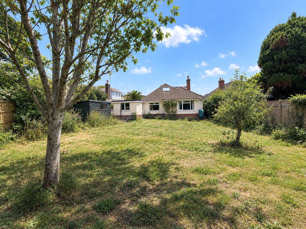Property photo 1 of 12 Springfield Crescent