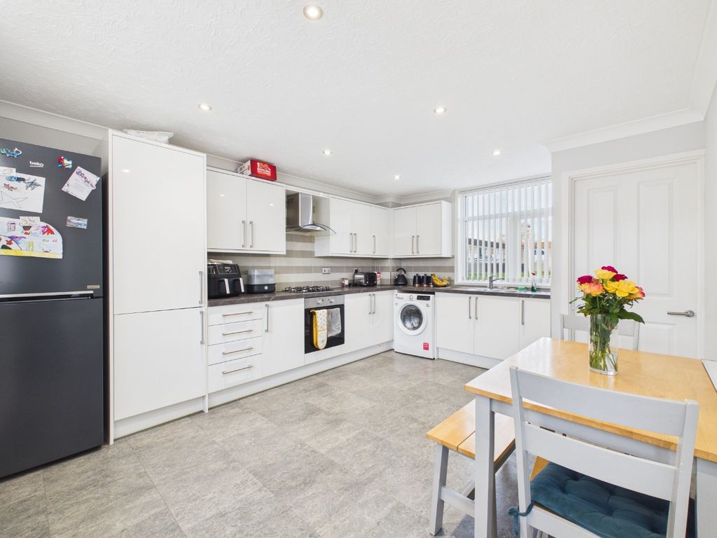 Property photo 3 of 12 4935918