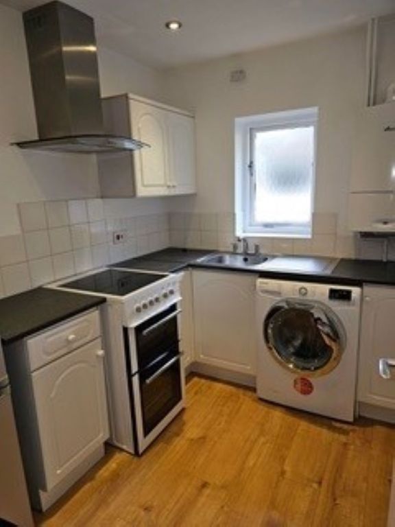 Property photo 2 of 6 Kitchen