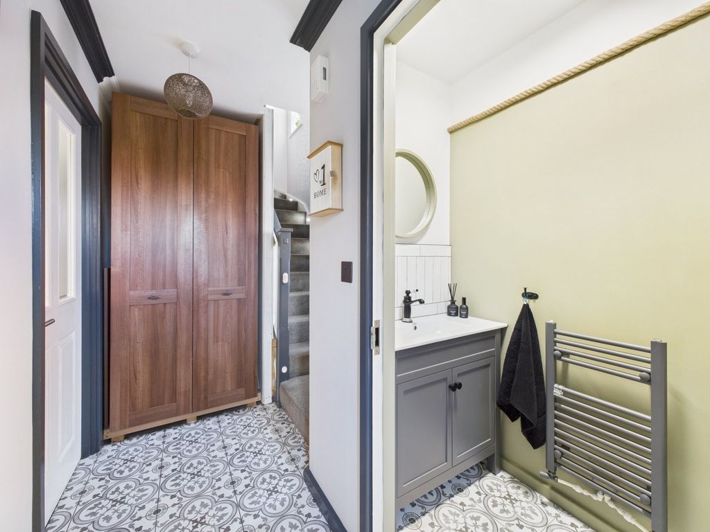 Property photo 2 of 14 Muscott Close