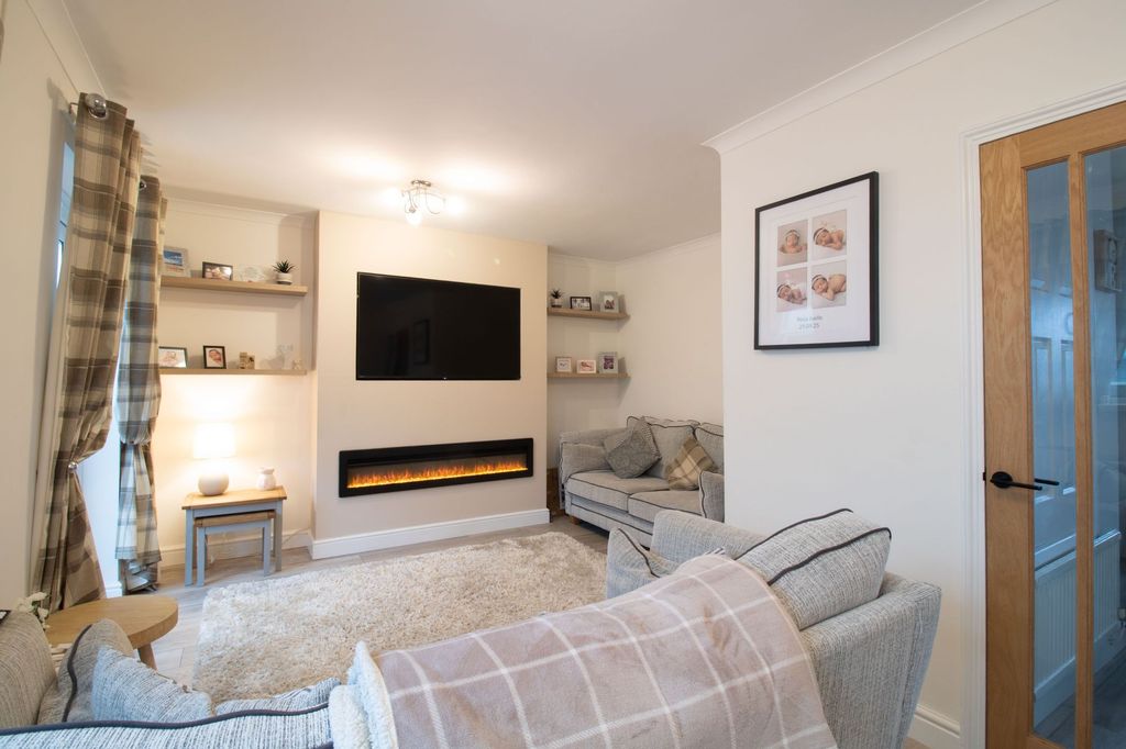 Additional image 8 of 3 bed semi-detached house for saleAvon Close, Pontllanfraith NP12