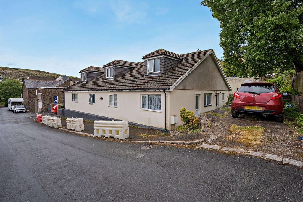 Property photo 1 of 35