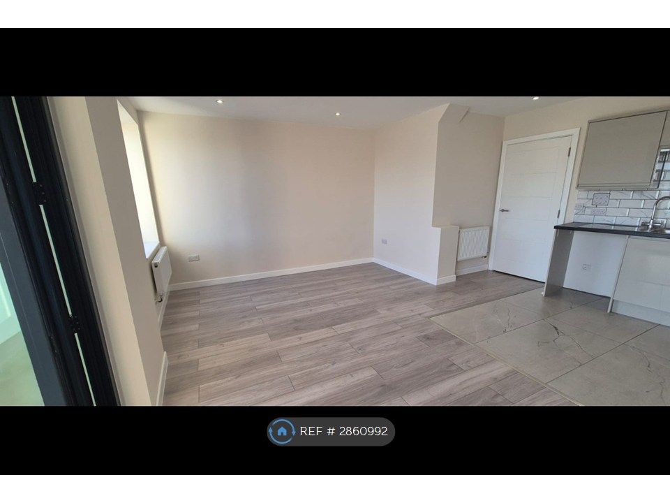 Property photo 3 of 27