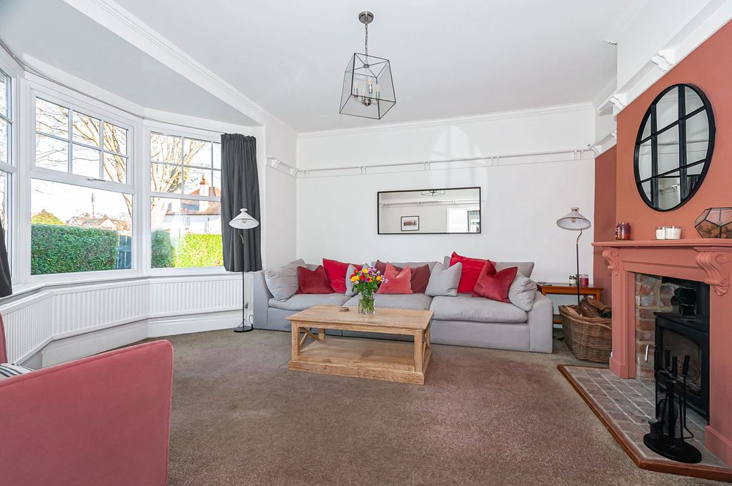 Property photo 3 of 33