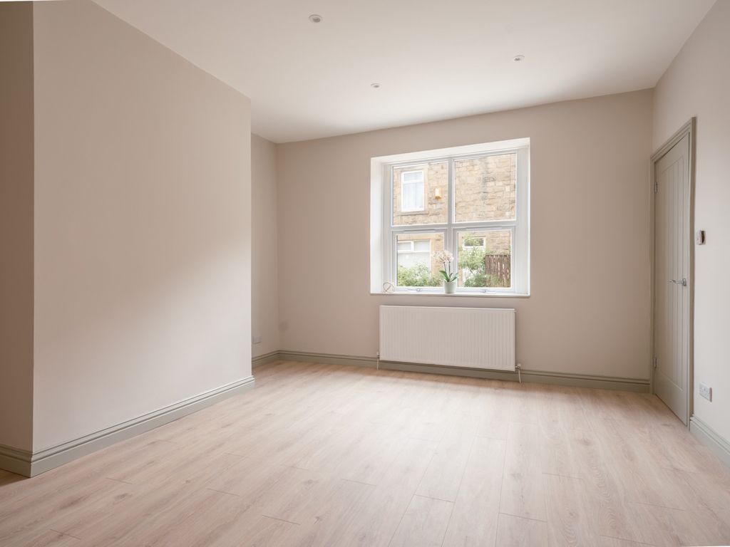 Property photo 2 of 14 5238971