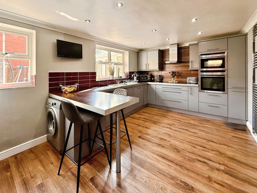 Property photo 2 of 24