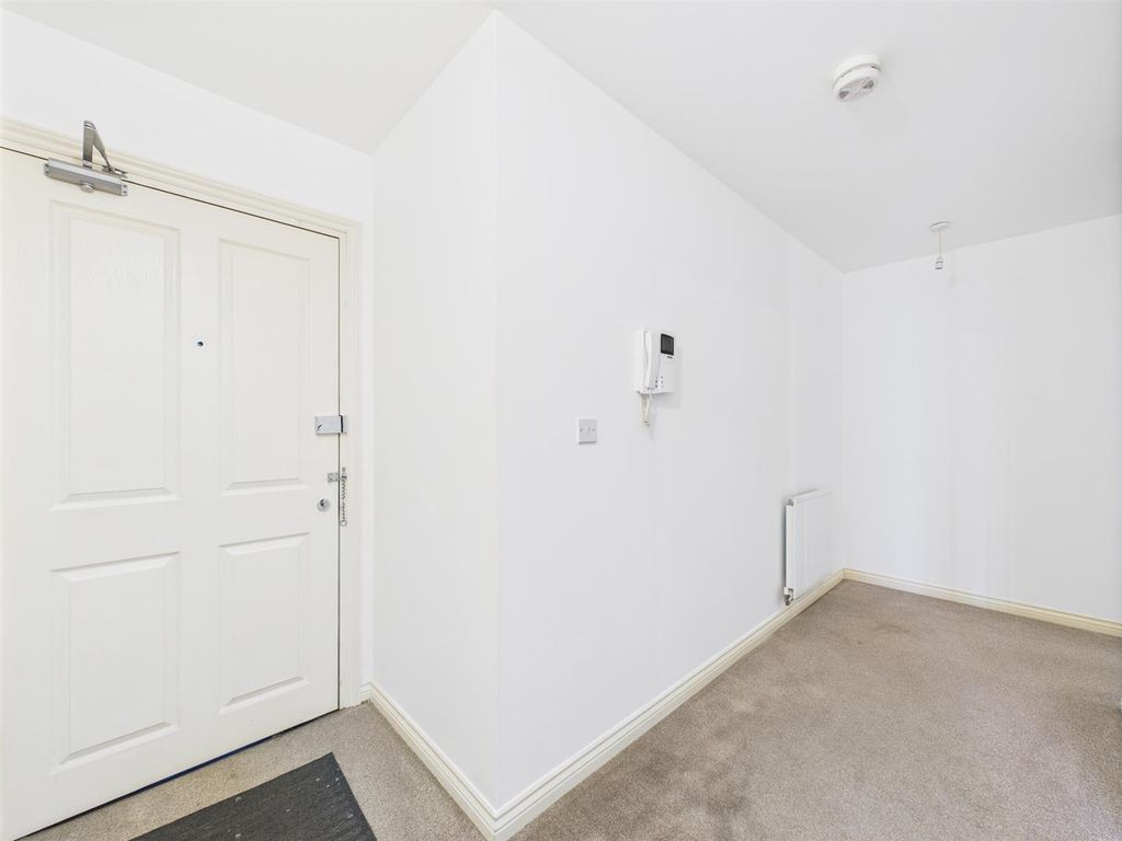 Property photo 3 of 18 Cam02885G0-Pr0445-Still006.Jpg