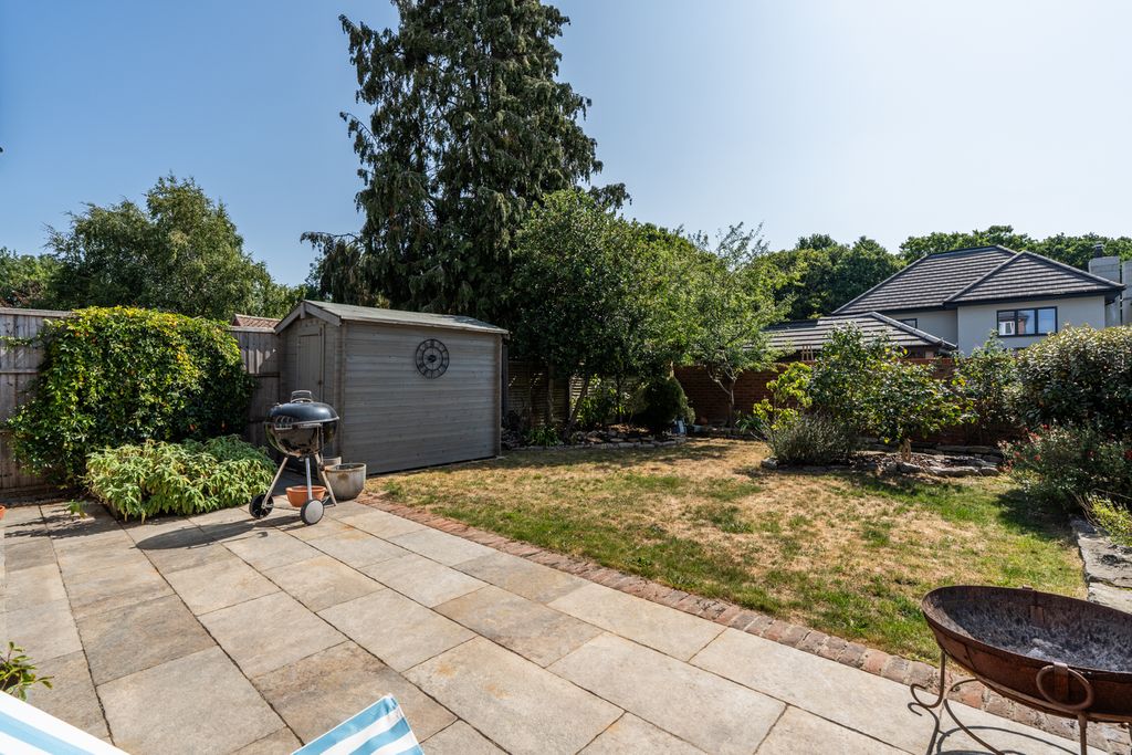 Property photo 2 of 23