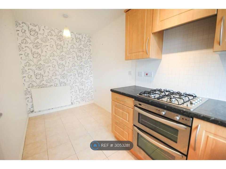 Property photo 3 of 7 Kitchen
