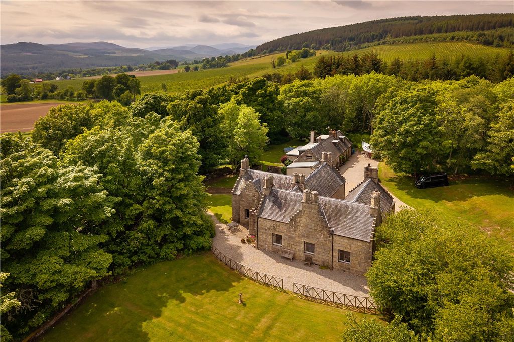 Property photo 1 of 23 Stittenham House
