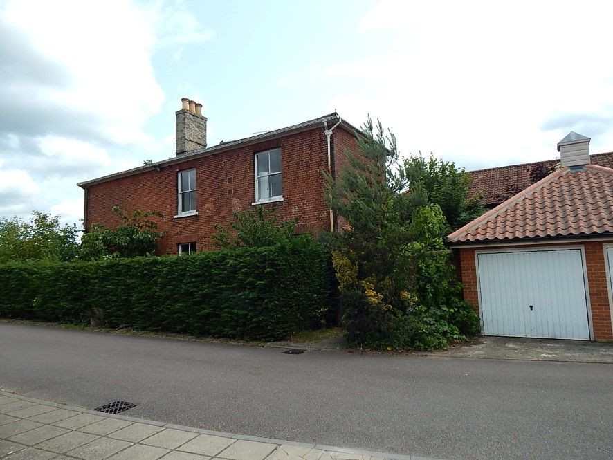 Property photo 2 of 22