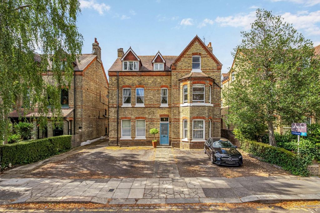 Property photo 1 of 5