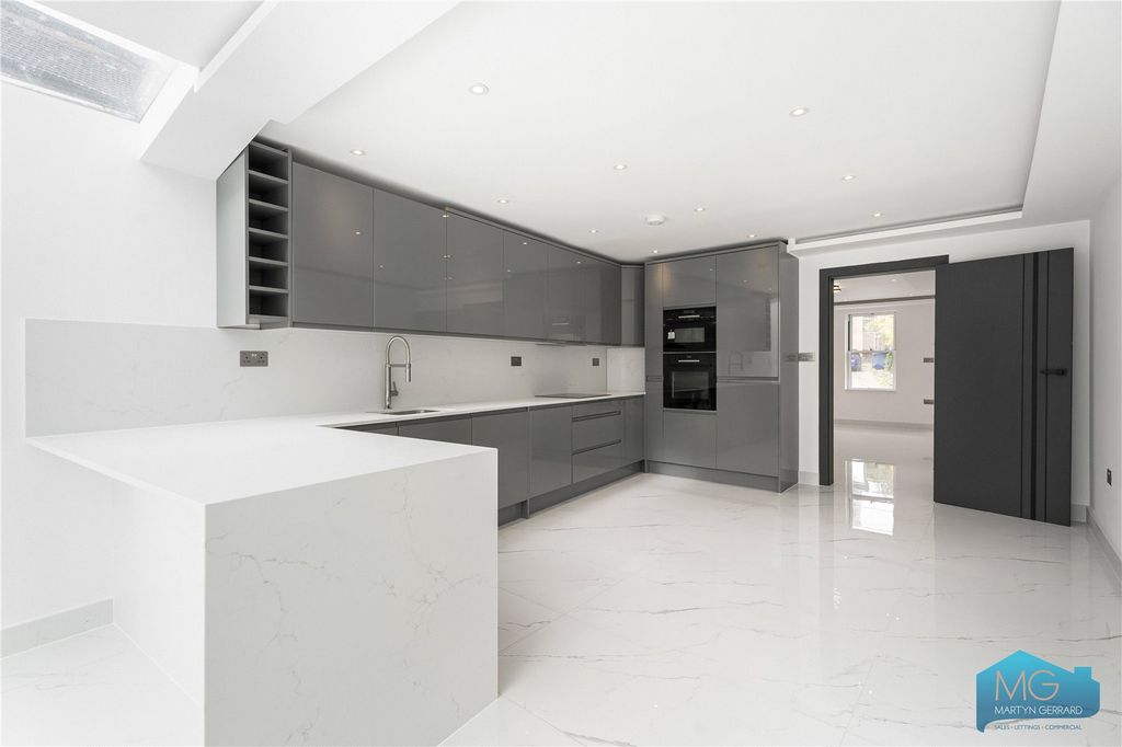 Property photo 1 of 23 Picture No. 40