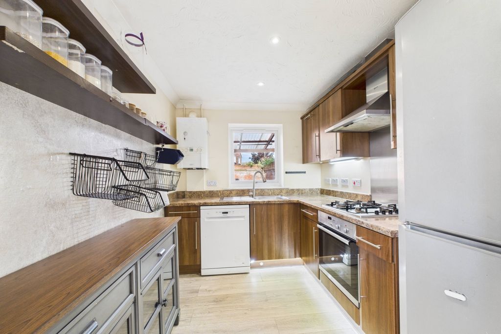 Property photo 3 of 25 Ewemove Spalding - Chamomile Way - Kitchen