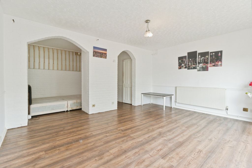 Property photo 2 of 20 Pbox-Img.Jpg
