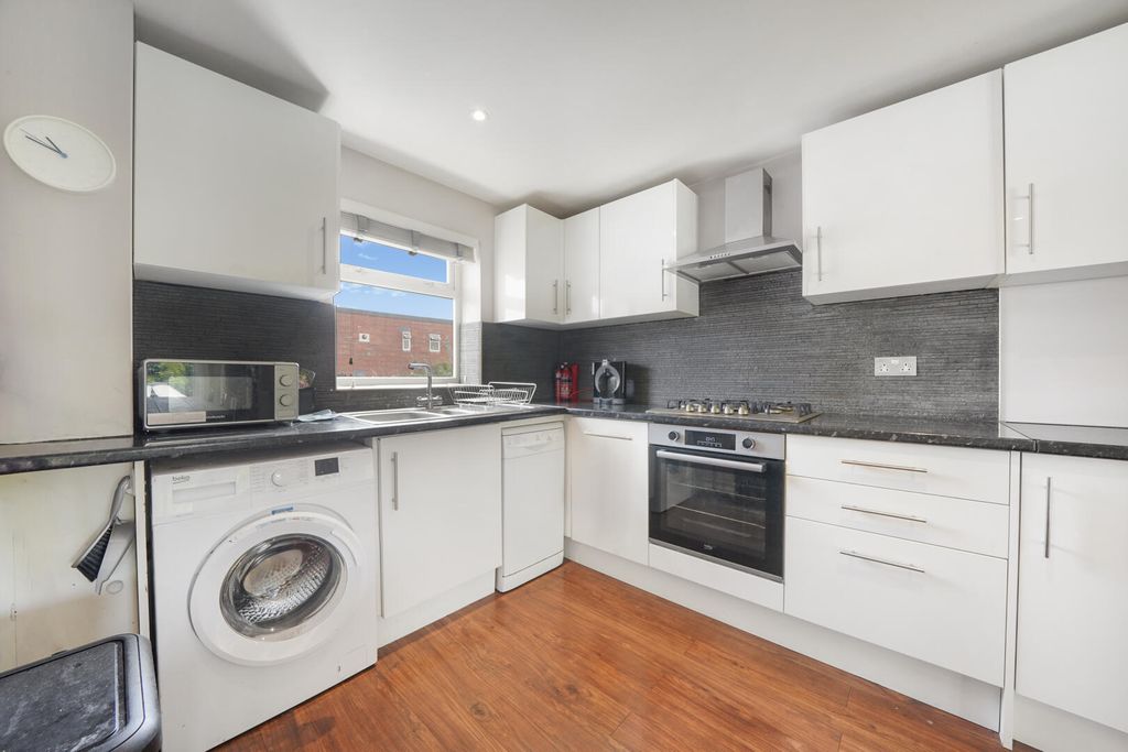 Property photo 3 of 13 Kitchen