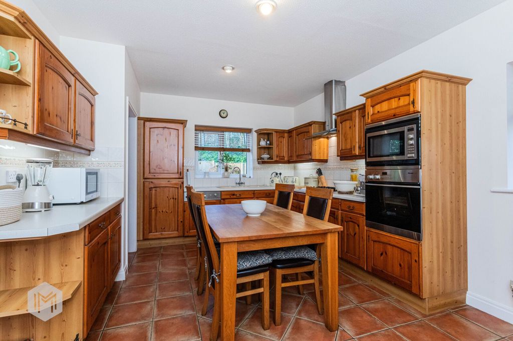 Property photo 3 of 41 Picture No. 21