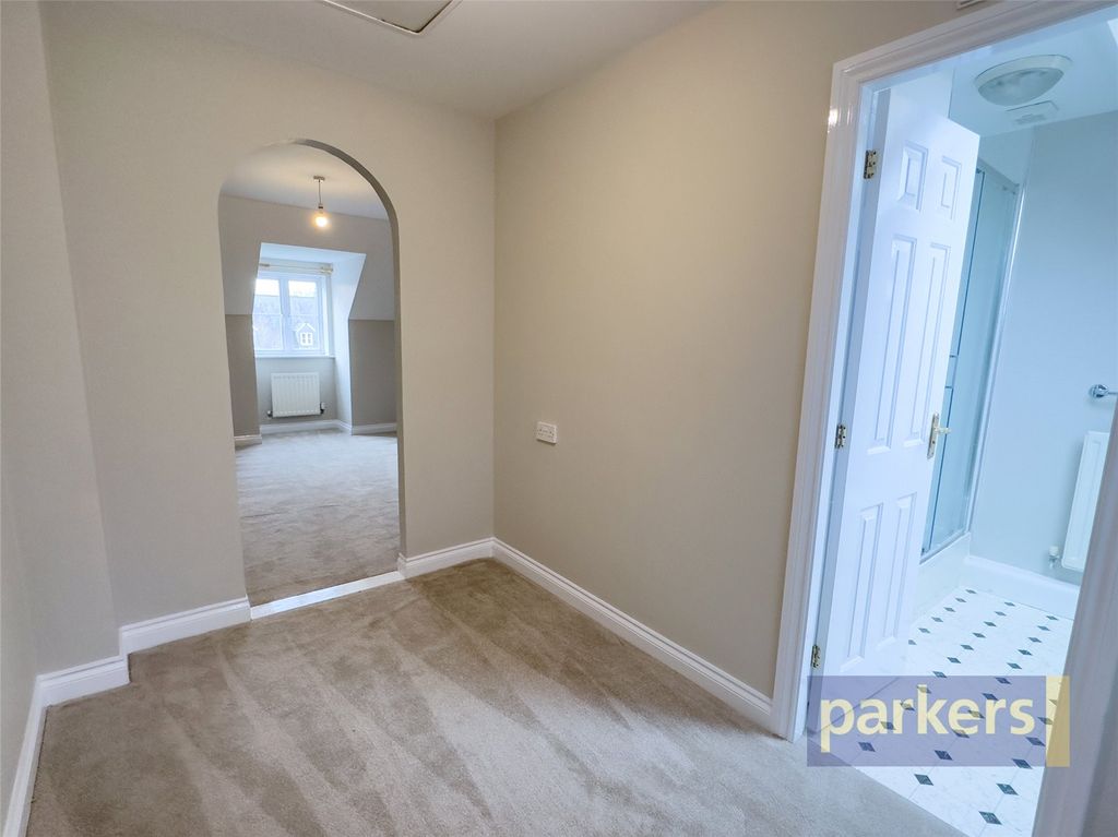 Property photo 3 of 21 Master Dressing Room