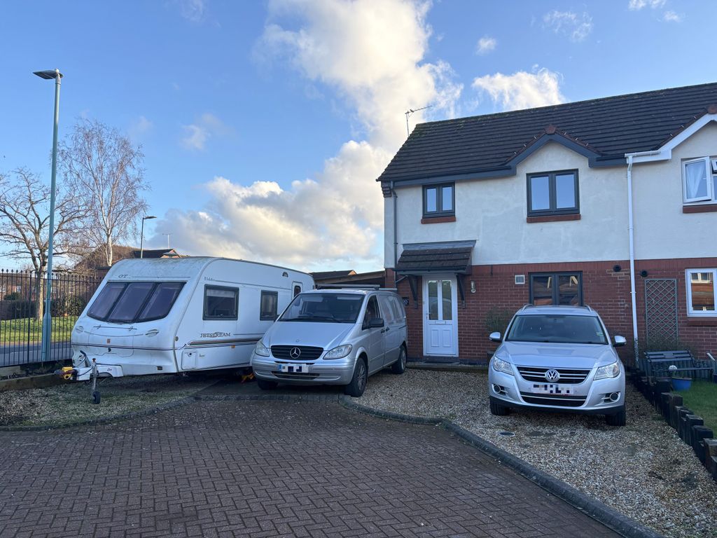 Property photo 1 of 16 3 Bedroom Semi Detached House For Sale
