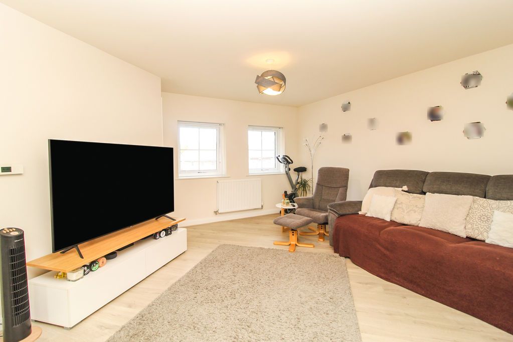Property photo 3 of 11 Living Room