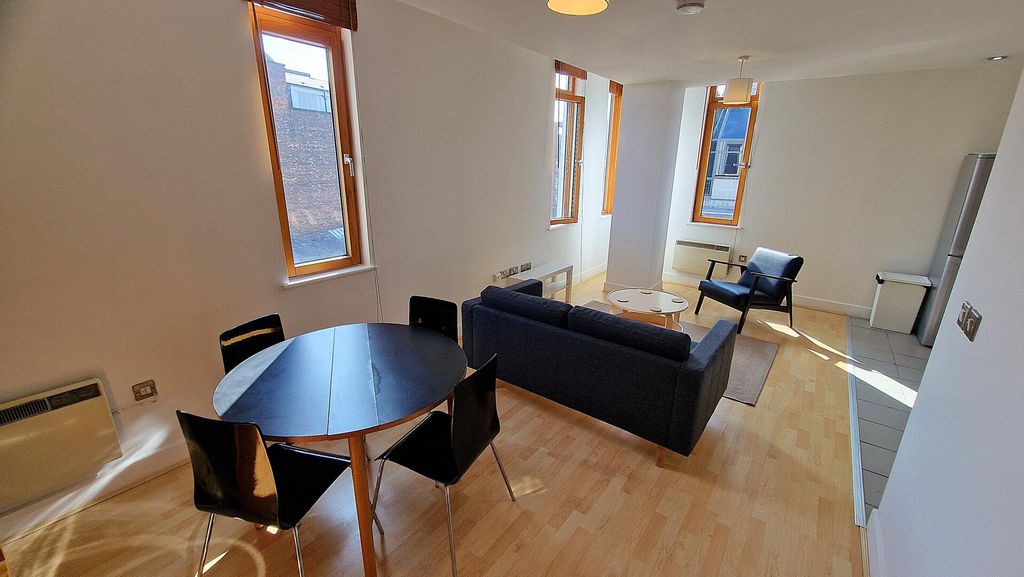 Property photo 3 of 32 Living Room