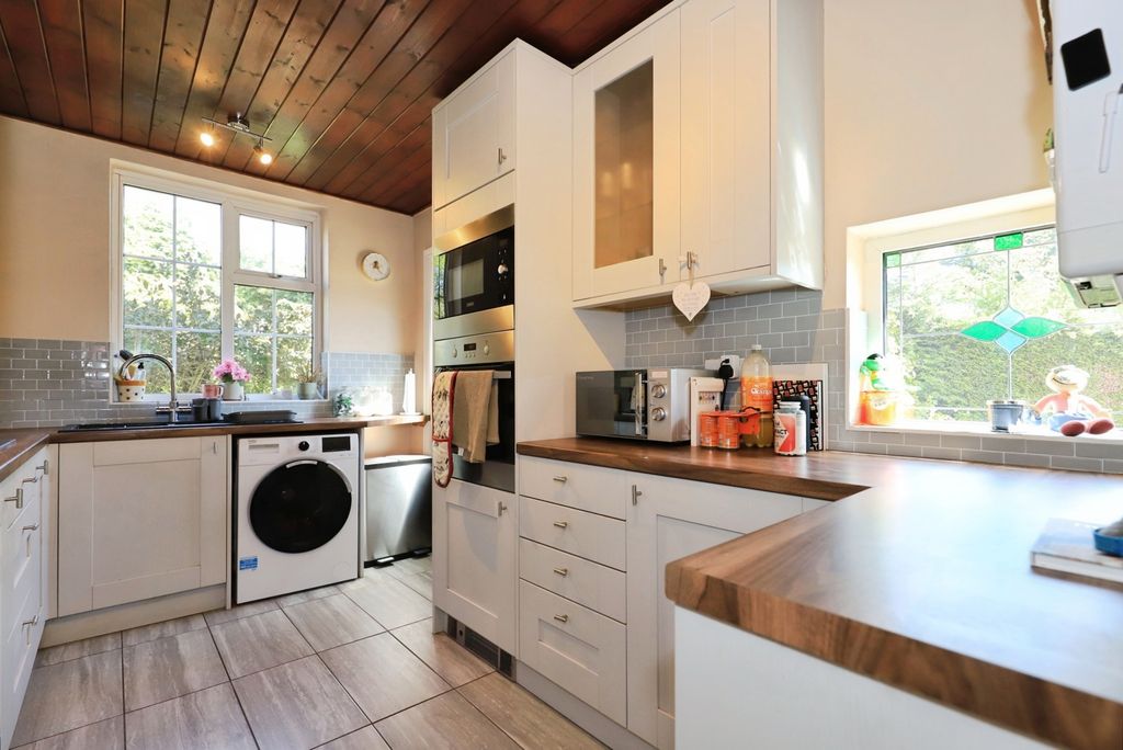 Property photo 2 of 13 Kitchen