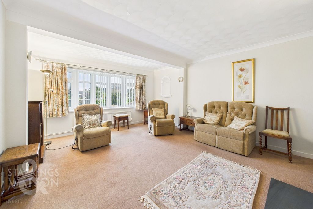 Property photo 2 of 25