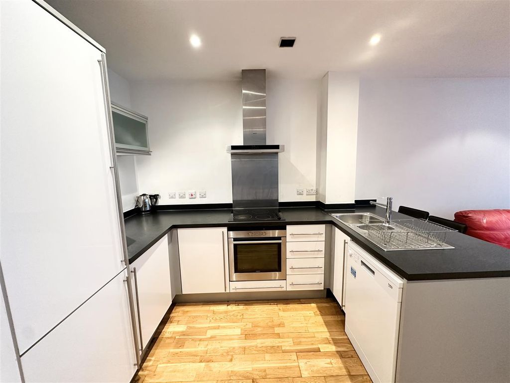 Property photo 3 of 16 Kitchen