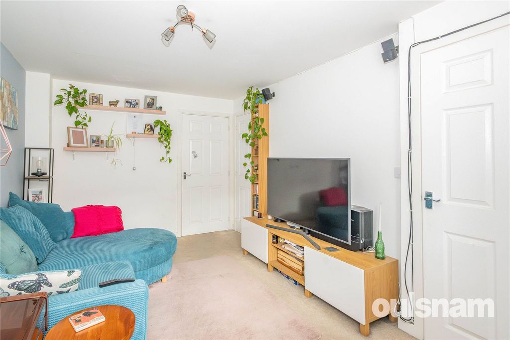 Property photo 2 of 17 Picture No. 12