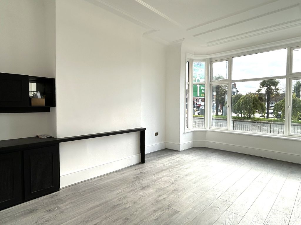 Property photo 3 of 37