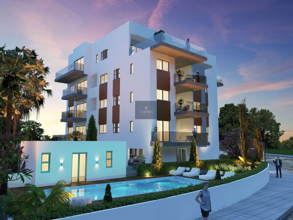 Property photo 2 of 38