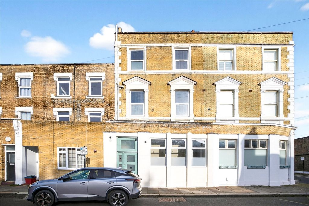 Property photo 1 of 20 Exterior