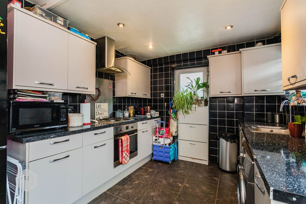 Property photo 3 of 17 Picture No. 06