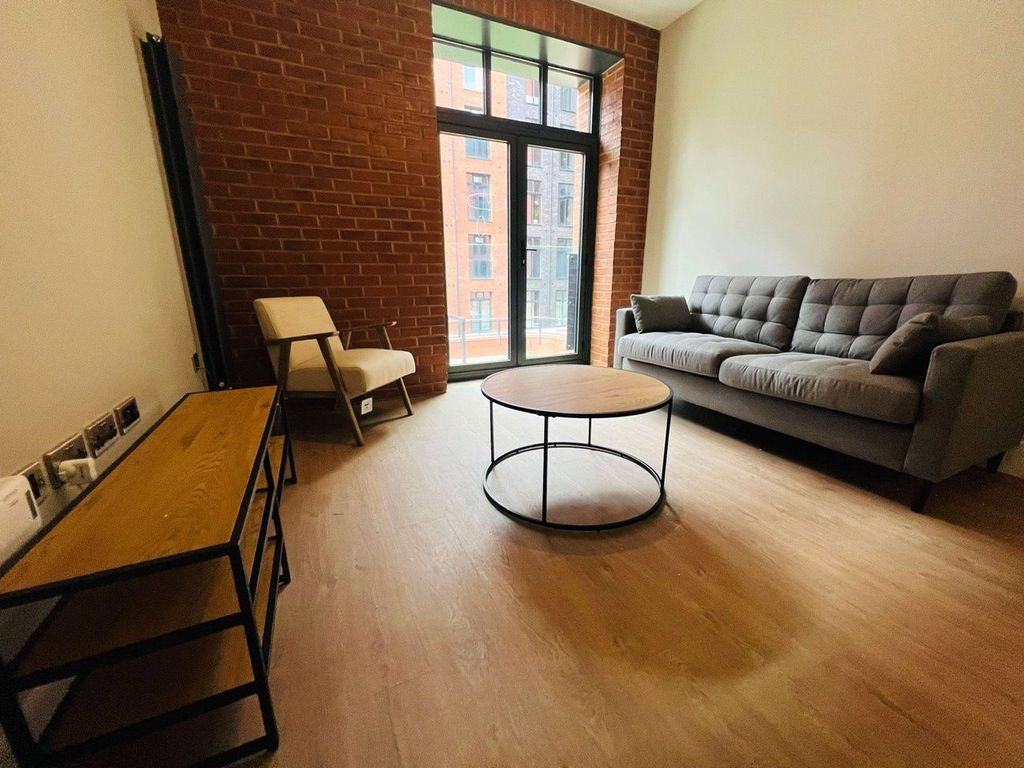 Property photo 2 of 17 Lounge