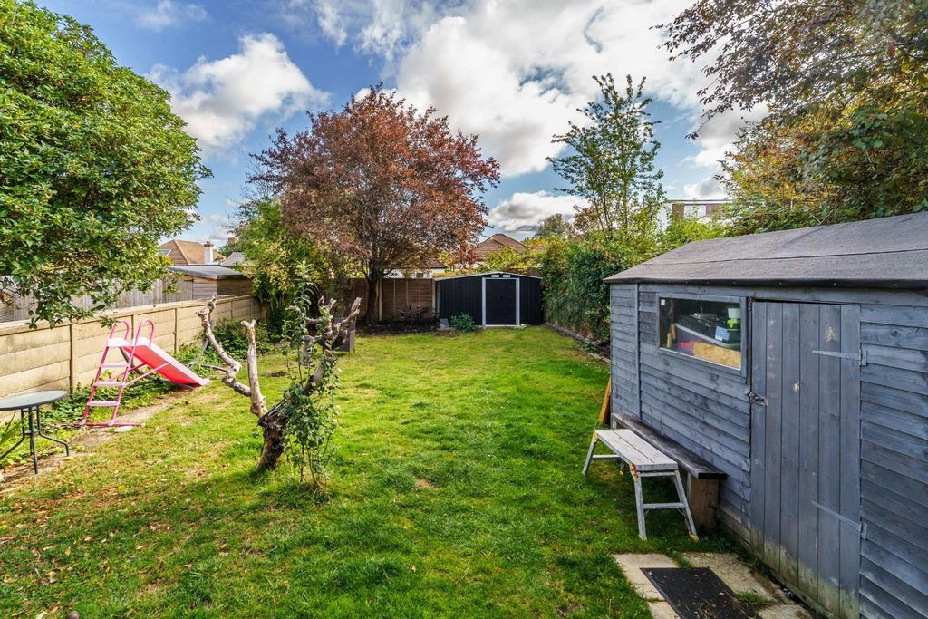 Property photo 2 of 19 Seaforth Gardens  (12).Jpg