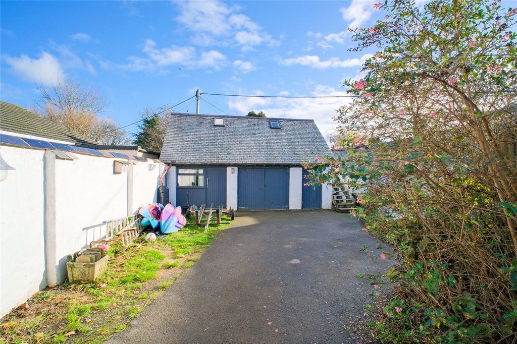 Property photo 2 of 23 Picture No. 24