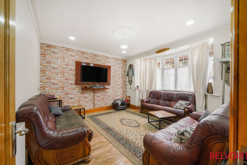 Property photo 3 of 45