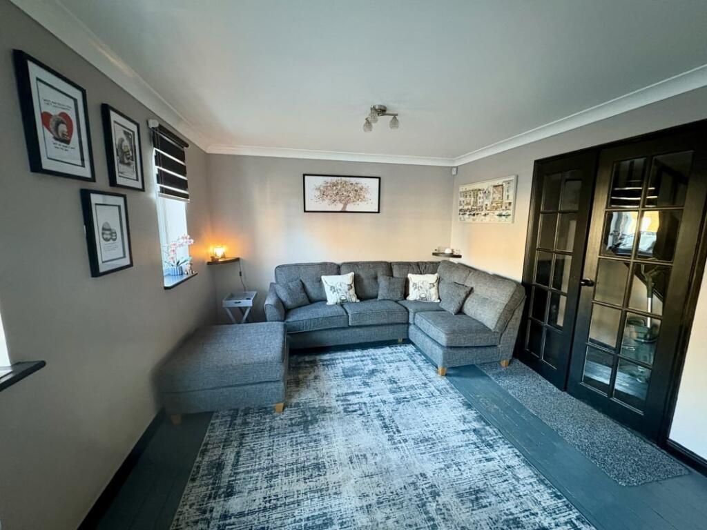 Property photo 2 of 33