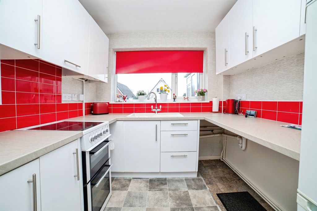 Property photo 2 of 20