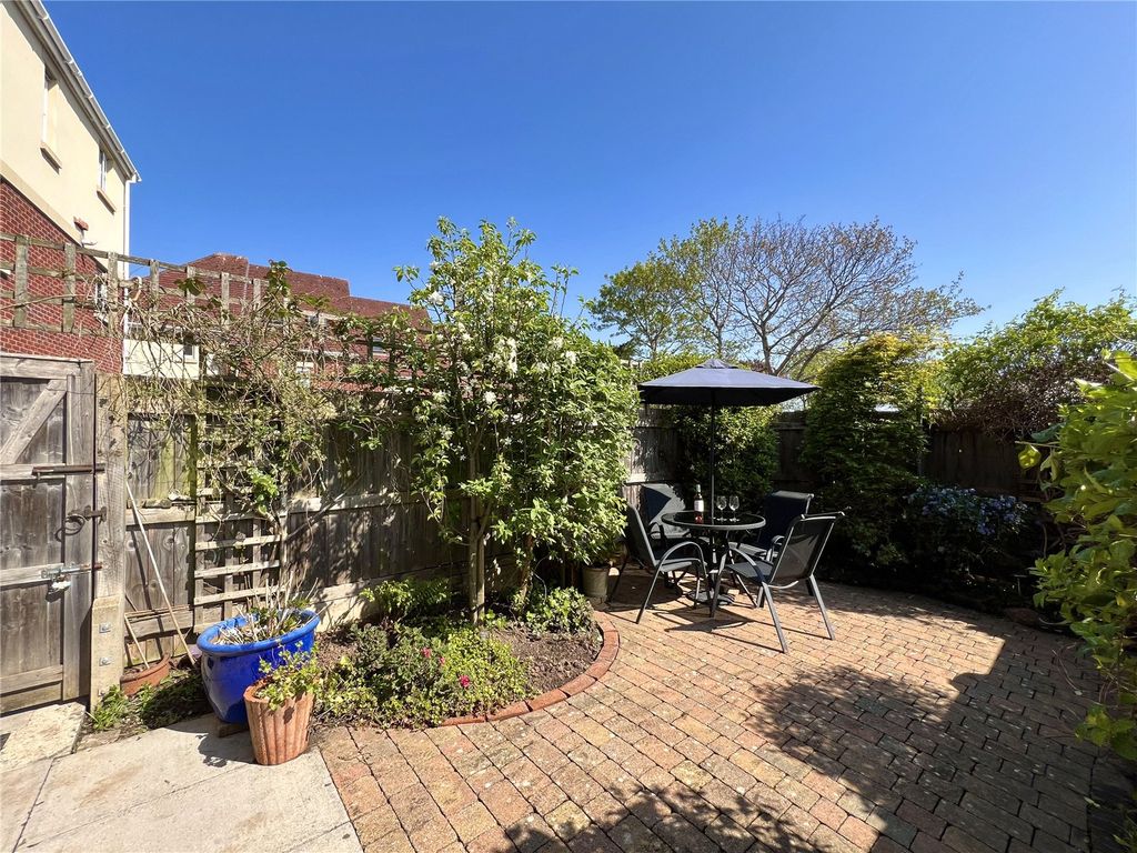 Property photo 3 of 16 Picture No. 14