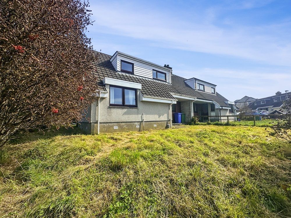 Property photo 2 of 32